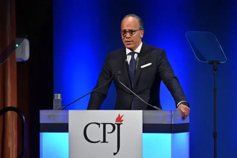 Anchor Lester Holt To Step Down From ‘NBC Nightly News’ After A Decade