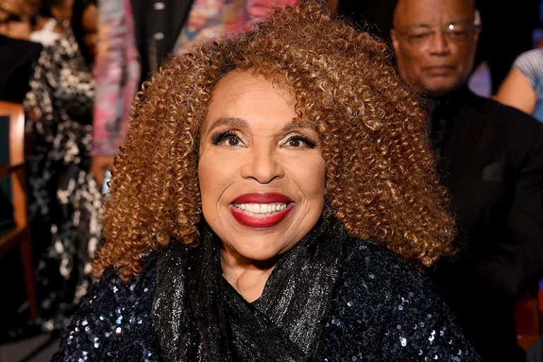 Roberta Flack, Legendary Singer Behind ‘Killing Me Softly With His Song,’ Passes Away At 88