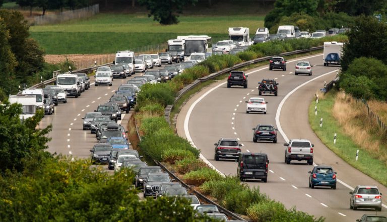 How the German Autobahn ended up without speed limits