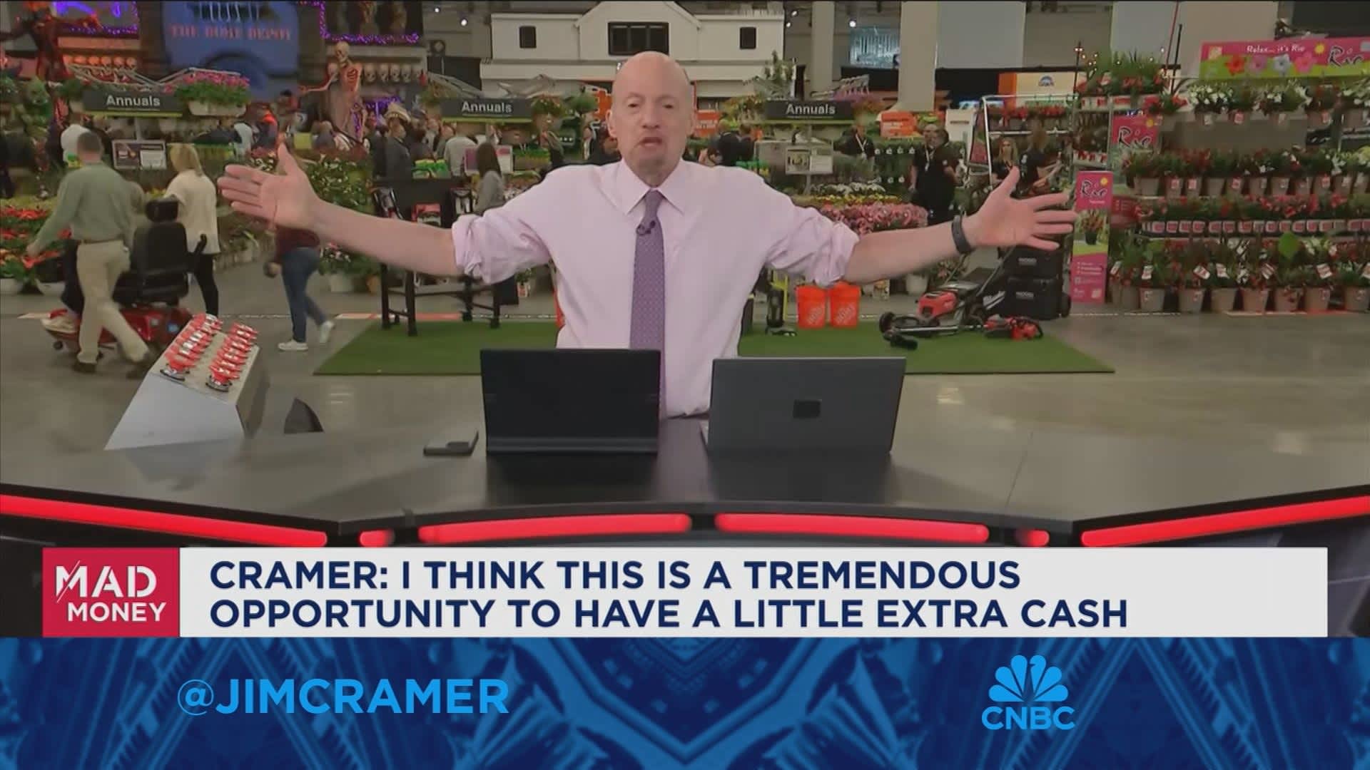 This is a tremendous opportunity to have a little extra cash, says Jim Cramer