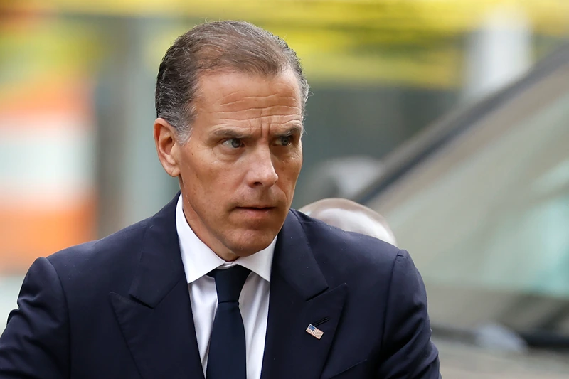 WILMINGTON, DELAWARE - JUNE 06: Hunter Biden, son of U.S. President Joe Biden, arrives to the J. Caleb Boggs Federal Building on June 06, 2024 in Wilmington, Delaware. The trial for Hunter Biden's felony gun charges continues today with additional witnesses. (Photo by Kevin Dietsch/Getty Images)