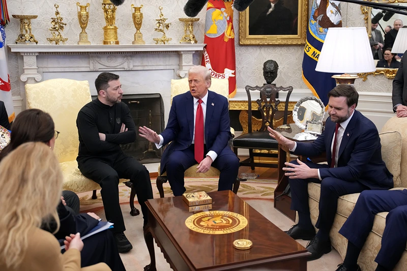 WASHINGTON, DC - FEBRUARY 28: U.S. President Donald Trump (C) and Vice President JD Vance meet with Ukrainian President Volodymyr Zelensky in the Oval Office at the White House on February 28, 2025 in Washington, DC. Trump and Zelensky are meeting today to negotiate a preliminary agreement on sharing Ukraine’s mineral resources that Trump says will allow America to recoup aid provided to Kyiv while supporting Ukraine’s economy. (Photo by Andrew Harnik/Getty Images)